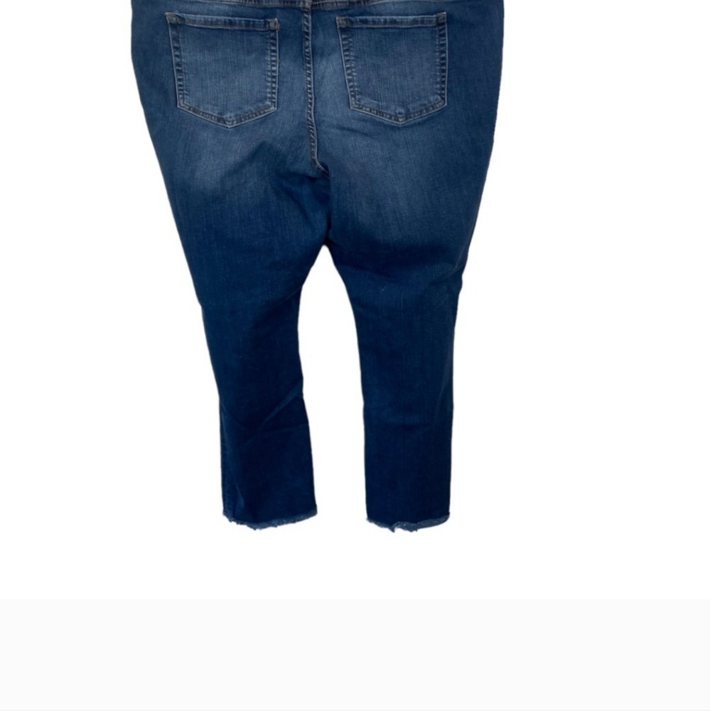 torrid Mid Rise Boyfriend Jeans Distressed Size 18 - Picture 4 of 5